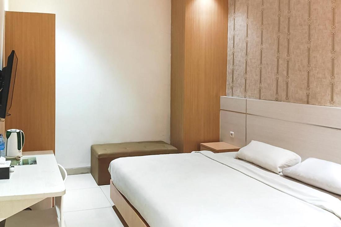 Twospaces Living At Kr Hotel Palembang Buitenkant foto